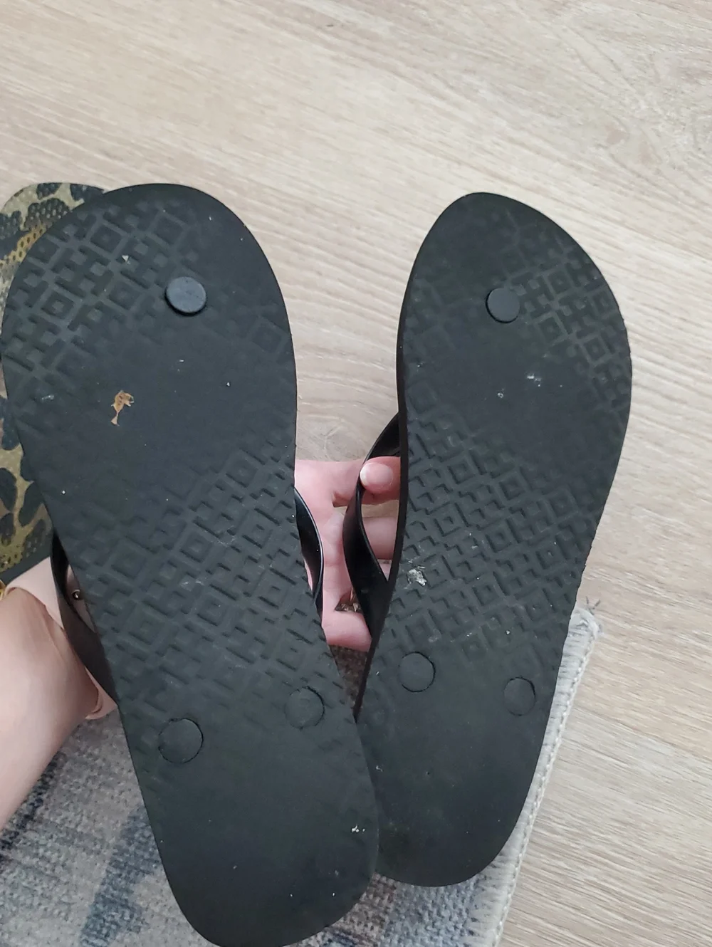 Tory Burch Bundle Of 2 Rubber Flip Flop Logo Sandals Sz7